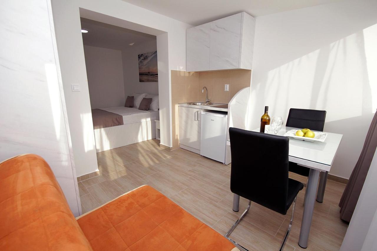 Apartments Residence Dj Petrovac Eksteriør bilde